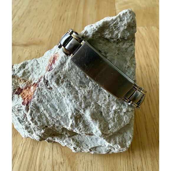 Vintage Timex Indiglo Womens Watch Gold 2 Tone Band, New Battery‎ EUC - Picture 2 of 8